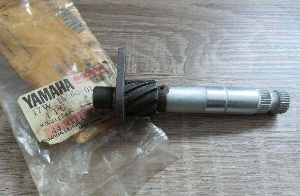 Yamaha Kickstarterwelle DT80 LCI LCII 37A 53V kick axle Original 17W-15660-01 NEU